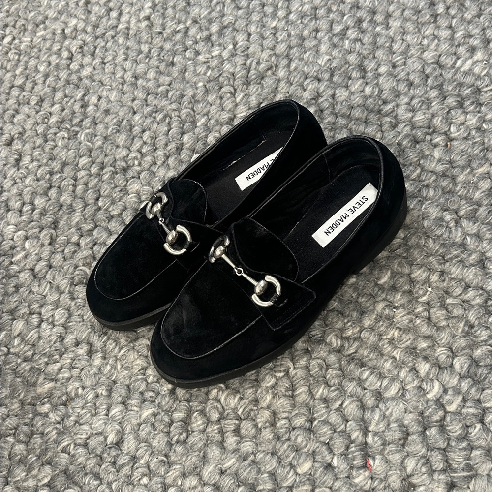 Steve Madden “Heart” Vintage Black Suede Horsebit Loafers Size 8 1/2 B 36518